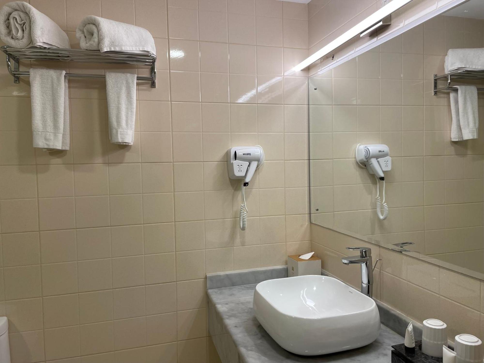 Season Hotel Barka