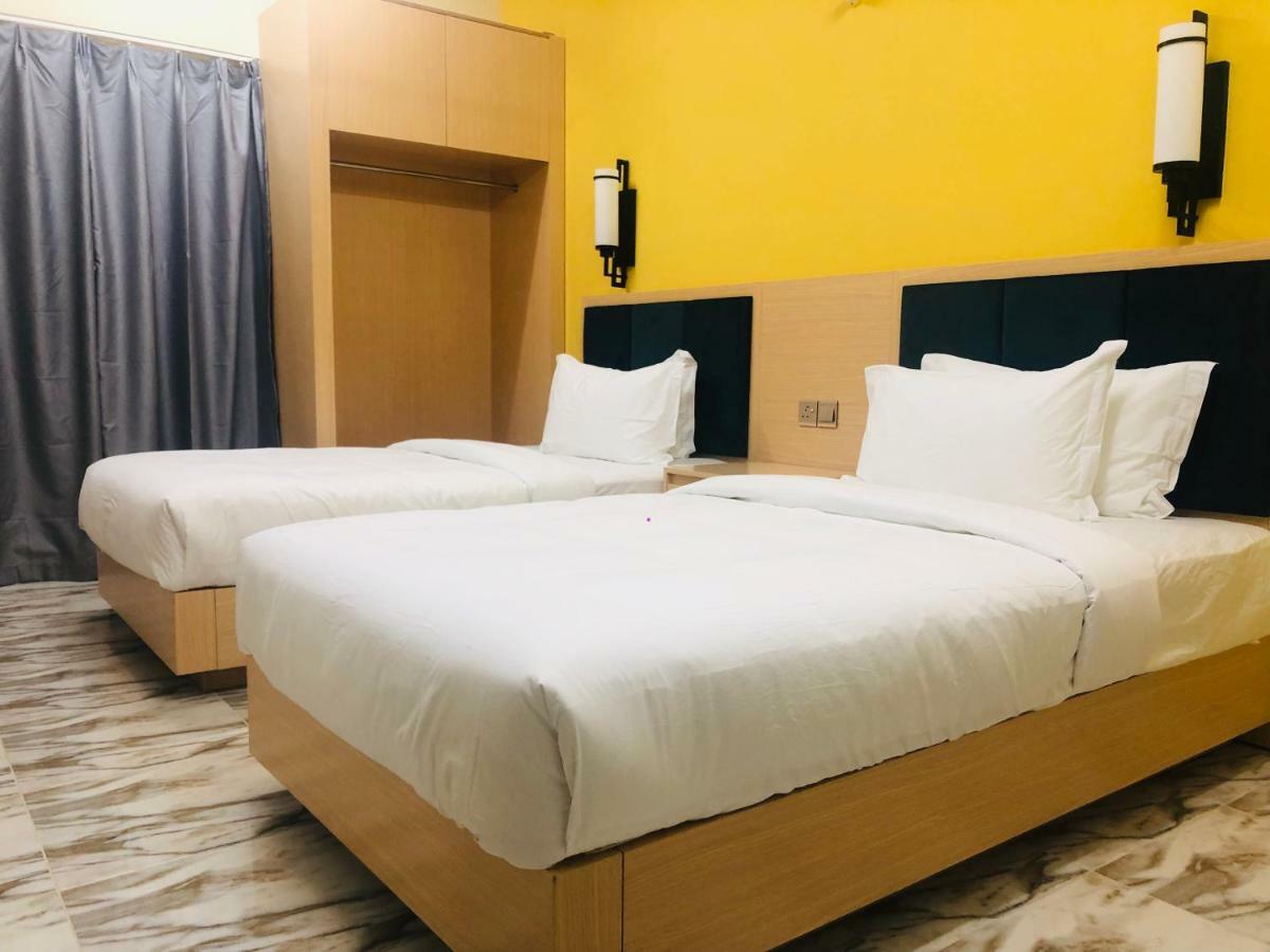 Season Hotel 3*