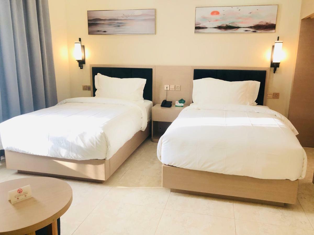 Season Hotel