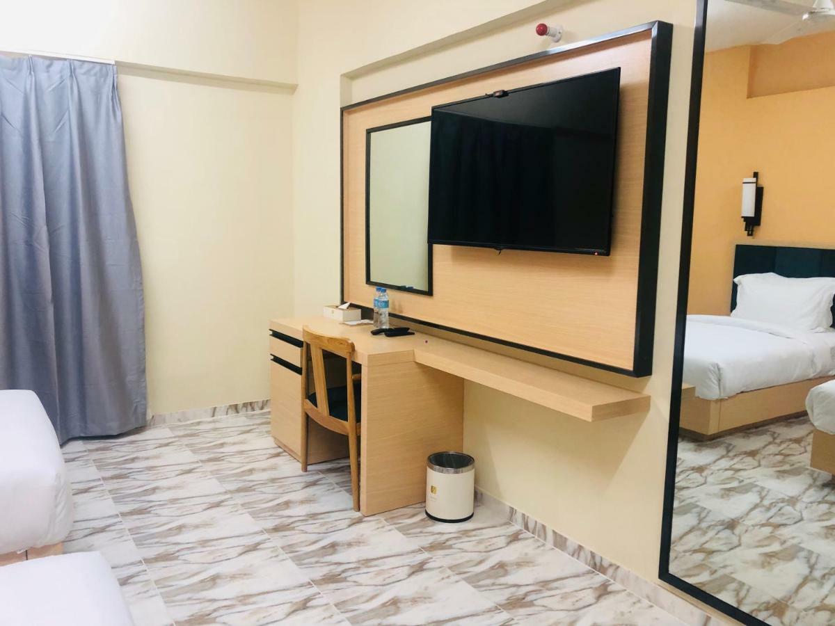 Season Hotel